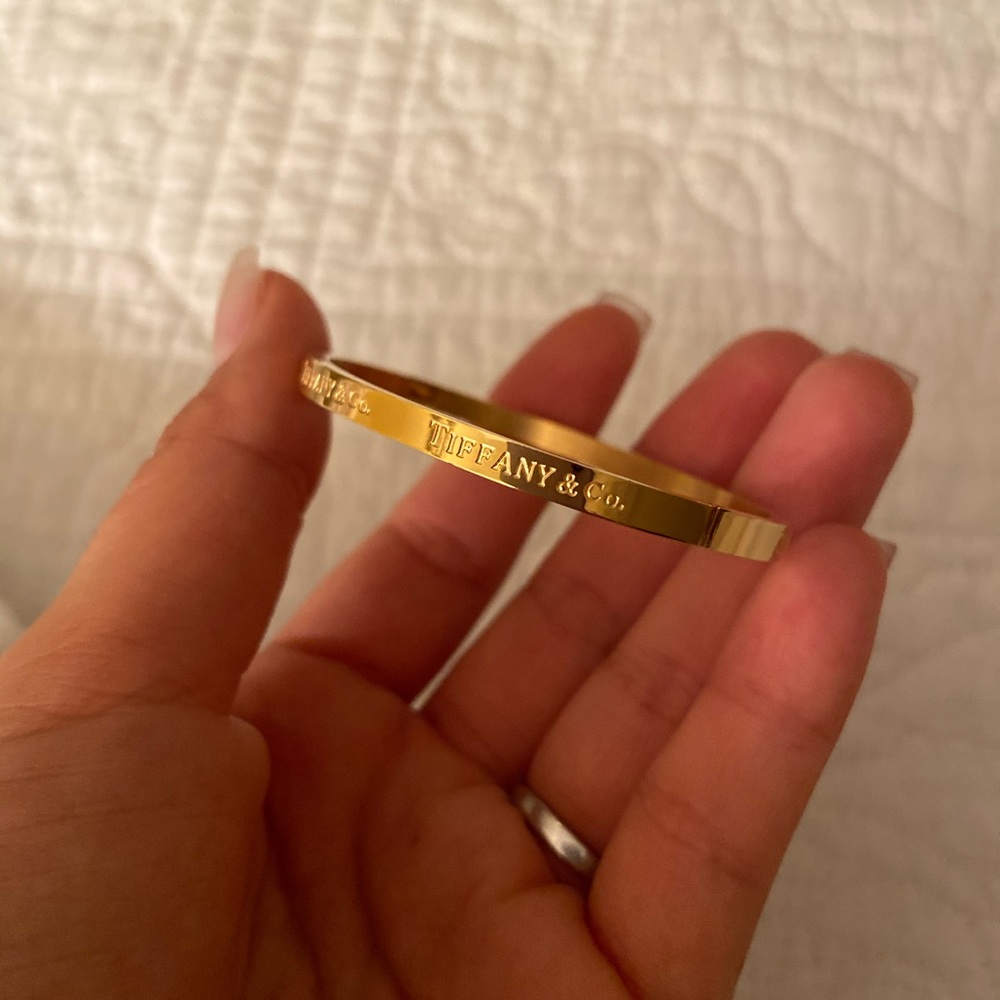 Gold bangle
